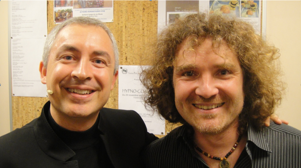 Régis Archimbaud avec Olivier Lockert lors de sa certification en hypnose
