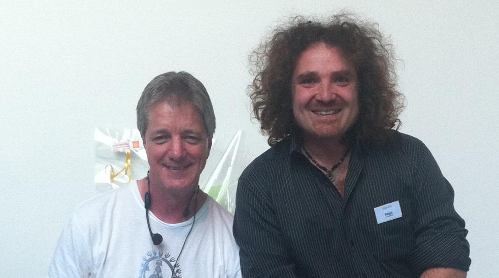 Régis Archimbaud avec Stephen Gilligan, formateur en hypnose ericksonienne, coaching génératif